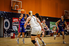 Basketball, Win2Day Basketball Damen Superliga 2023/24, Grunddurchgang 3.Runde, Basket Flames, UBSC Graz, Simona Kuzma (4)