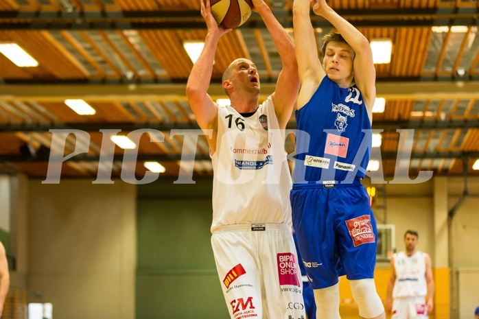 Basketball, 2.Bundesliga, Playoff VF Spiel 1, Mattersburg Rocks, Vienna D.C. Timberwolves, Corey HALLETT (16), Maximilian Pelz (22)
