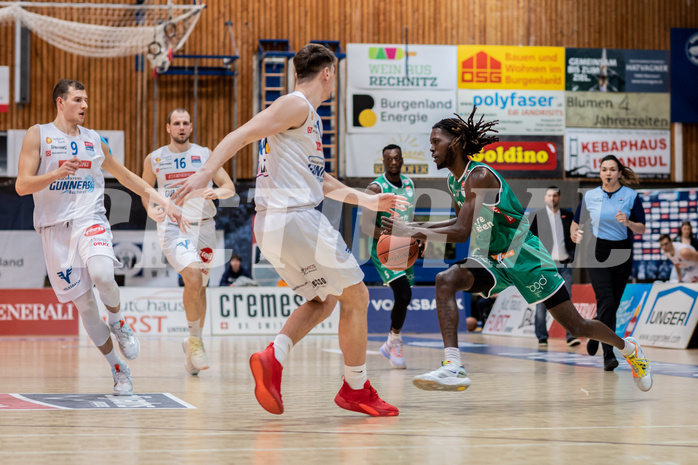 Basketball, Basketball Superliga 2022/23, Grunddurchgang Runde 21 , Oberwart Gunners, Kapfenberg Bulls, Edi Patekar (9), Renato Poljak (16), Brock Gardner (10), Lesley Varner (21)