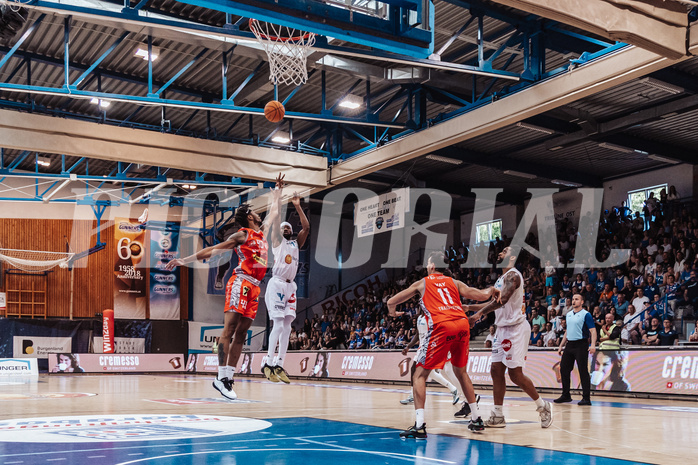 Basketball, Basketball Superliga 2023/24 , SF 4, Oberwart Gunners, Traiskirchen Lions, Jaquan Lawrence (40), Derrek Brooks (11), Fabricio Vay (11), Kris Monroe (13)