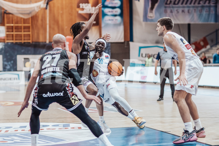 Basketball, Basketball Superliga 2023/24, Gunddurchgang 9. Runde, Oberwart Gunners, Flyers Wels, Christian von Fintel (27), Terell Allen (2), Munis Tutu (10), Simun Kovac (5)