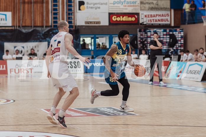Basketball, Basketball Superliga 2023/24 , F 2, Oberwart Gunners, UBSC Graz, Sebastian Kaeferle (7), Christian Brandon (18)