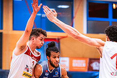 Basketball, Win2Day Superliga 2022/23, 6. Qualifikationsrunde, Traiskirchen Lions, BBC Nord Dragonz, David Makivic (1), Kyran Jordan Mc Clure (13)