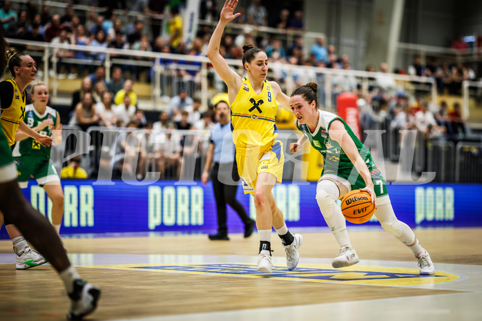 Basketball, Win2Day Basketball Damen Superliga 2023/24, Playoff, Finale Spiel 3, SKN St. Pölten, UBI Graz, Michaela Wildbacher (9), Simone Schwarzinger (7)
