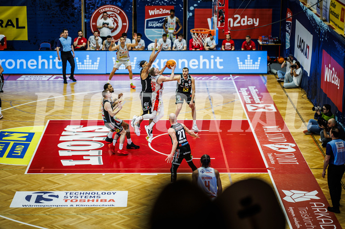 Basketball, Basketball Austria CUP 2023/24, Finale, Traiskirchen Lions, Flyers Wels, Edgars Lasenbergs (25)