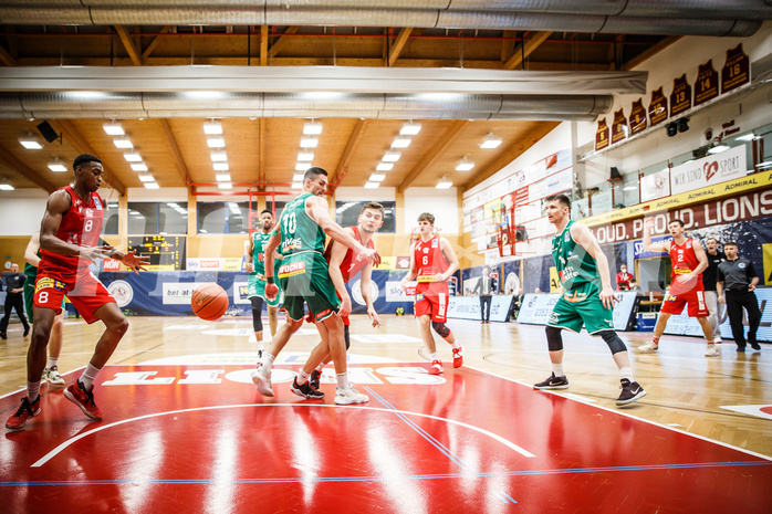 Basketball, bet-at-home Basketball Superliga 2021/22, Grunddurchgang 5.Runde, Traiskirchen Lions, Kapfenberg Bulls, Karl William Gamble Jr. (8)
