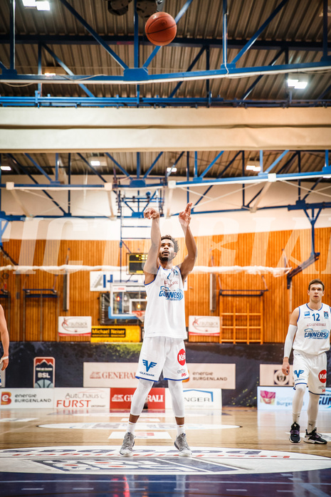 Basketball, bet-at-home Basketball Superliga 2021/22, Grunddurchgang Runde 8, Oberwart Gunners, Gmunden Swans, Connor Cashaw (4)