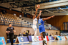 Basketball, bet-at-home Basketball Superliga 2020/21, Grunddurchgang, 14. Runde, Oberwart Gunners, Gmunden Swans, Quincy Diggs (13)