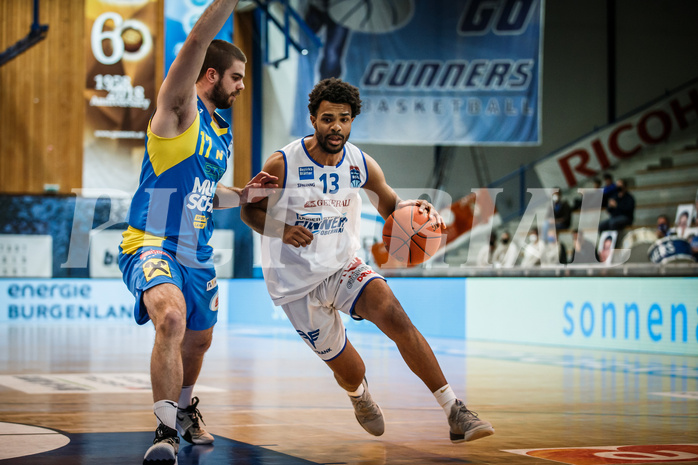Basketball, bet-at-home Basketball Superliga 2021/22, Platzierungsrunde Spiel 4, Oberwart Gunners, SKN St. Pölten, Connor Cashaw (13)
