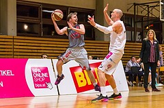 Basketball, 2.Bundesliga, Grunddurchgang 10.Runde, Mattersburg Rocks, Villach Raiders, Sebastian Huber (6), Corey HALLETT (16)