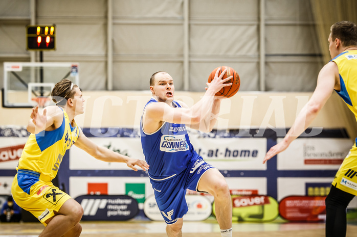 Basketball, bet-at-home Basketball Superliga 2021/22, Platzierungsrunde 9.Runde, SKN St. Pölten Basketball, Oberwart Gunners, Sebastian Käferle (7)