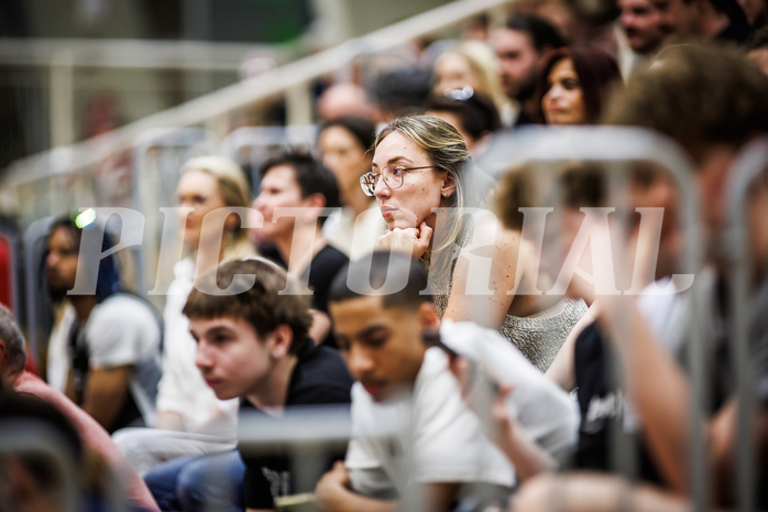 Basketball, Win2Day Basketball Damen Superliga 2023/24, Playoff, Finale Spiel 3, SKN St. Pölten, UBI Graz, Fans, feature