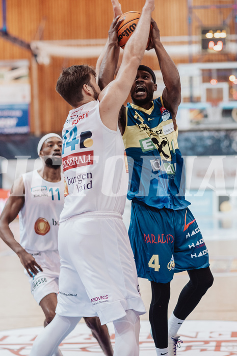 Basketball, Basketball Austria Cup 2023/24, Viertelfinale, Oberwart Gunners, UBSC Graz, Daniel Koeppel (14), Jeremy Smith (4)