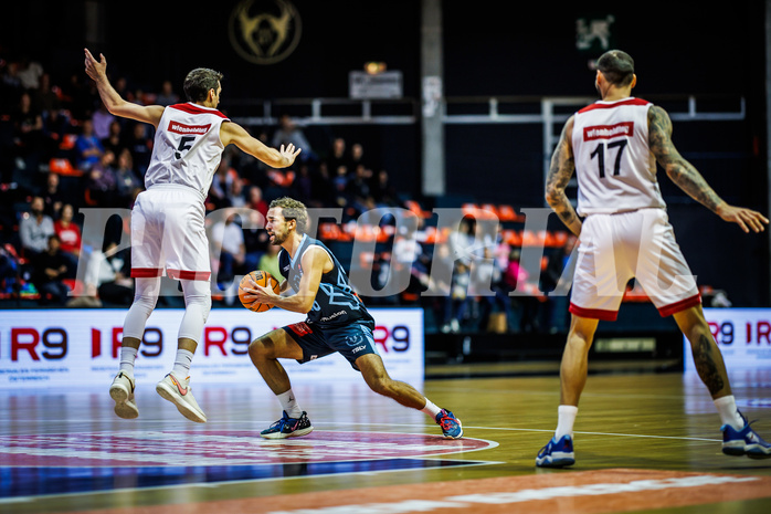 Basketball, Win2Day Superliga 2023/24, Grunddurchgang 8.Runde, BC Vienna, Vienna Timberwolves, Bogic Vujosevic (5), Oscar Schmit (36)