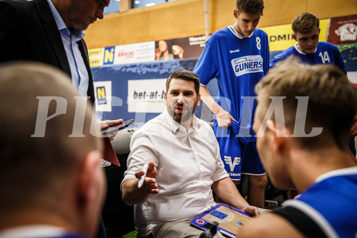 Basketball, bet-at-home Basketball Superliga 2021/22, Grunddurchgang 1.Runde, Traiskirchen Lions, Oberwart Gunners, Horst Leitner (Coach) Basketball, bet-at-home Basketball Superliga 2021/22, Grunddurchgang 1.Runde, Traiskirchen Lions, Oberwart Gunners, Horst Leitner (Coach)