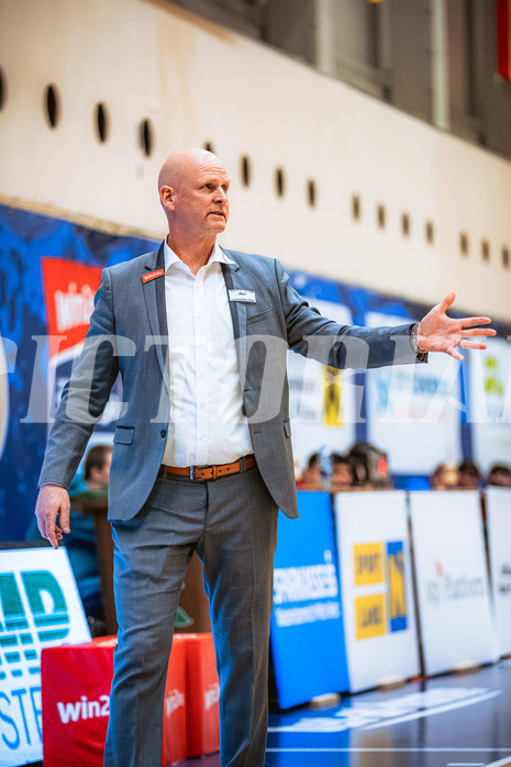 Basketball, Win2Day Superliga 2022/23, 2. Platzierungsrunde, SKN St. Pölten, Oberwart Gunners, Mike Coffin (Head Coach) Basketball, Win2Day Superliga 2022/23, 2. Platzierungsrunde, SKN St. Pölten, Oberwart Gunners, Mike Coffin (Head Coach)