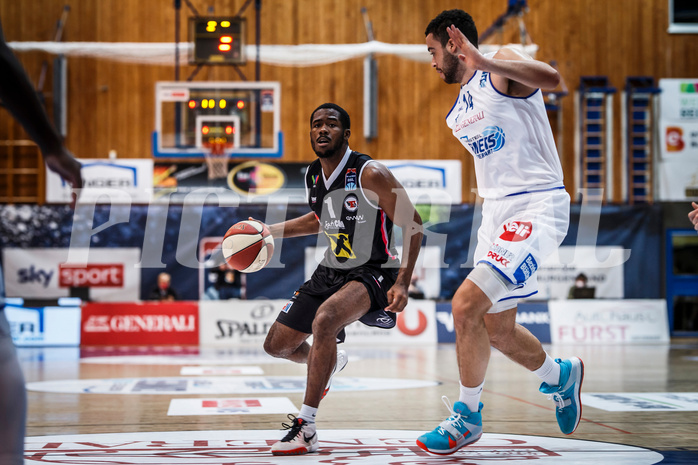 Basketball, bet-at-home Basketball Superliga 2020/21, Grunddurchgang, 4. Runde, Oberwart Gunners, Raiffeisen Flyers Wels, Austen Awosika (1)