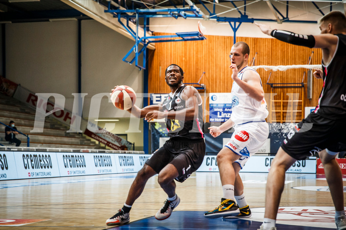 Basketball, bet-at-home Basketball Superliga 2020/21, Grunddurchgang, 4. Runde, Oberwart Gunners, Raiffeisen Flyers Wels, Austen Awosika (1)