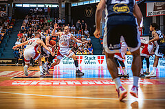 Basketball, Win2Day Superliga 2022/23, Playoff, Finale Spiel 4, BC Vienna, Gmunden Swans, Daniel Friedrich (6), Nemanja Milosevic (15)
