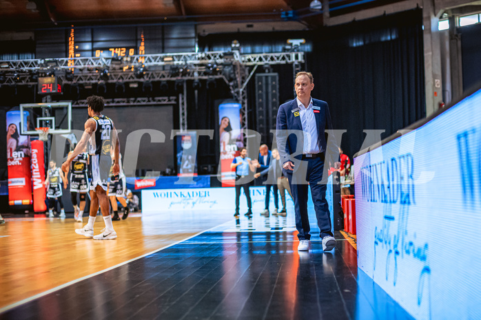 Basketball, Win2Day Superliga 2022/23, Playoff, Finale Spiel 4, BC Vienna, Gmunden Swans, Anton Mirolybov (Head Coach)