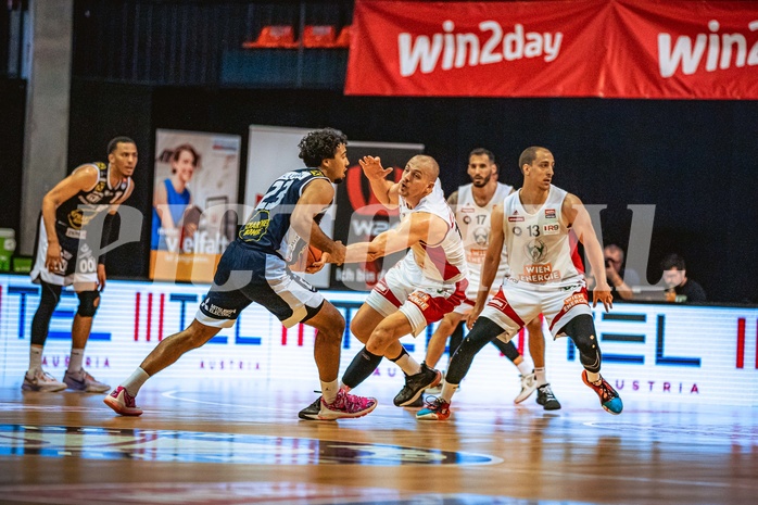 Basketball, Win2Day Superliga 2022/23, Playoff, Finale Spiel 4, BC Vienna, Gmunden Swans, Dwayne Lautier-Ogunleye (23), Nemanja Milosevic (15)