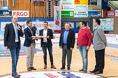 Basketball, ABL 2016/17, Grunddurchgang 19.Runde, Oberwart Gunners, BC Vienna, Ehrung Ehrenpräsident Hans Hadek 80. Geburtstag