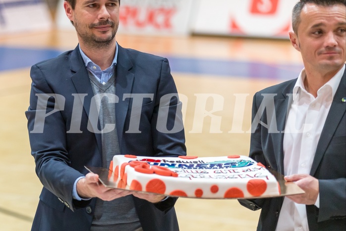 Basketball, ABL 2016/17, Grunddurchgang 19.Runde, Oberwart Gunners, BC Vienna, Ehrung Ehrenpräsident Hans Hadek 80. Geburtstag