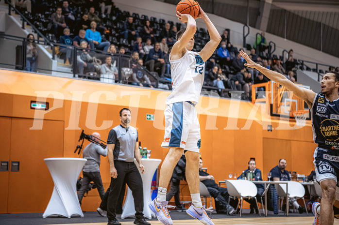 Basketball, Basketball Austria Cup 2022/23, Viertelfinale, Vienna Timberwolves, Gmunden Swans, Jakob Lohr (12)