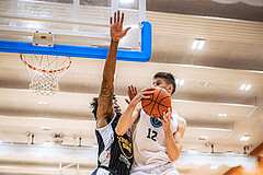 Basketball, Basketball Austria Cup 2022/23, Viertelfinale, Vienna Timberwolves, Gmunden Swans, Urald King (20), Jakob Lohr (12)