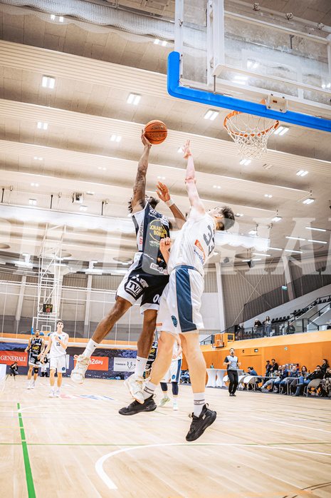 Basketball, Basketball Austria Cup 2022/23, Viertelfinale, Vienna Timberwolves, Gmunden Swans, Urald King (20), Chris Vogt (33)