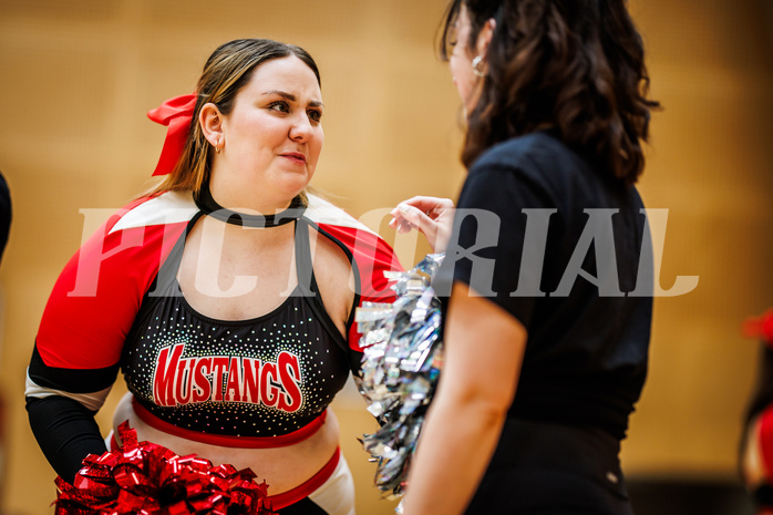 Basketball, Basketball Zweite Liga 2023/24, Playoff, Finale Spiel 1, Mistelbach Mustangs, Union Deutsch Wagram Aligators, feature, cheerleader