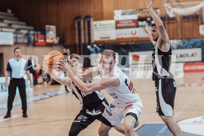 Basketball, Basketball Superliga 2023/24 , Qualifikationsrunde 10, Oberwart Gunners, Kapfenberg Bulls, Miro Zapf (7), Edi Patekar (9), Nemanja Krstic (22)