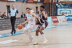 Basketball, Basketball Superliga 2023/24 , Qualifikationsrunde 10, Oberwart Gunners, Kapfenberg Bulls, Jonathan Knessl (12), Reudale Shamaar Williams (3)
