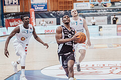 Basketball, Basketball Superliga 2023/24 , Qualifikationsrunde 10, Oberwart Gunners, Kapfenberg Bulls, Shaquille Rombley (5), Reudale Shamaar Williams (3), Sebastian Kaeferle (7)