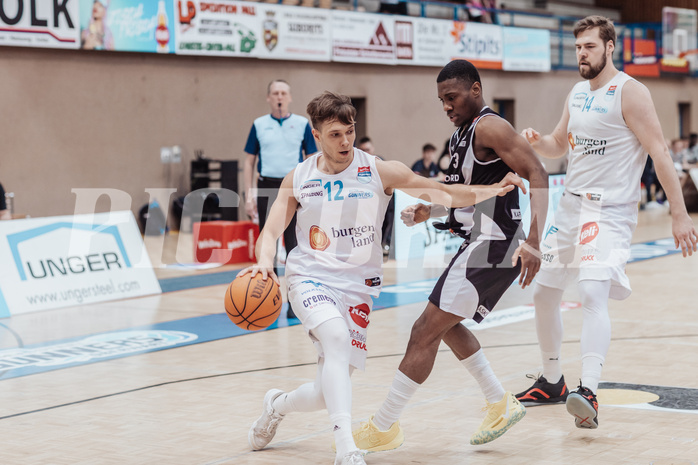 Basketball, Basketball Superliga 2023/24 , Qualifikationsrunde 10, Oberwart Gunners, Kapfenberg Bulls, Jonathan Knessl (12), Reudale Shamaar Williams (3), Daniel Koeppel (14)