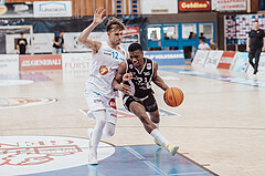 Basketball, Basketball Superliga 2023/24 , Qualifikationsrunde 10, Oberwart Gunners, Kapfenberg Bulls, Jonathan Knessl (12), Reudale Shamaar Williams (3)