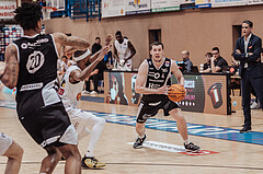 Basketball, Basketball Superliga 2023/24 , Qualifikationsrunde 10, Oberwart Gunners, Kapfenberg Bulls, Derrek Brooks (11), Noah Baumann (4)