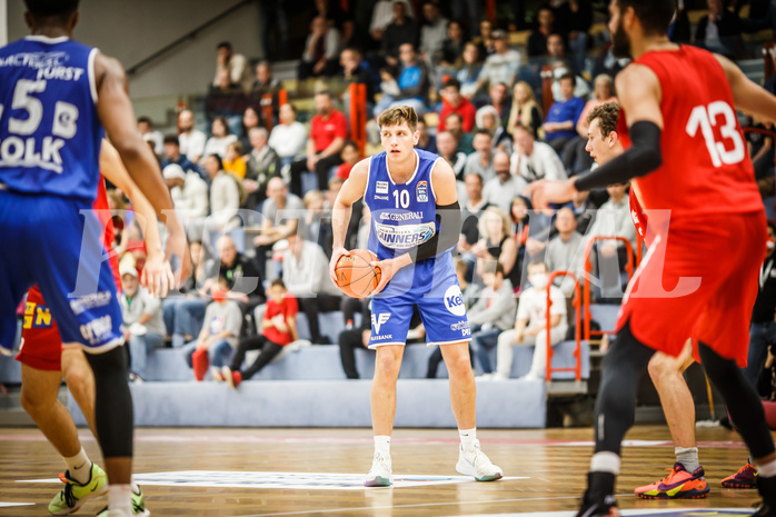 Basketball, bet-at-home Basketball Superliga 2021/22, Grunddurchgang 1.Runde, Traiskirchen Lions, Oberwart Gunners, Brock Gardner (10)