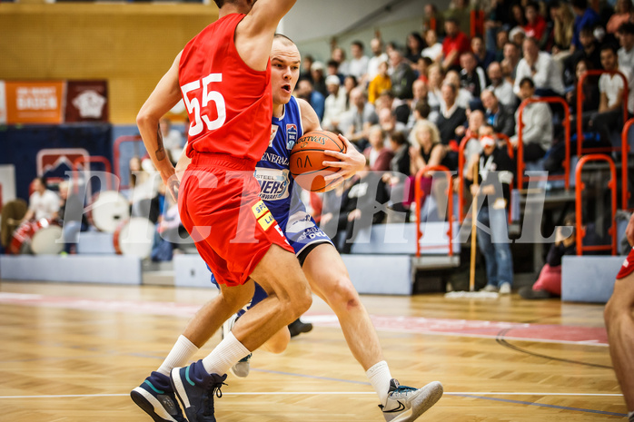 Basketball, bet-at-home Basketball Superliga 2021/22, Grunddurchgang 1.Runde, Traiskirchen Lions, Oberwart Gunners, Sebastian Käferle (7)