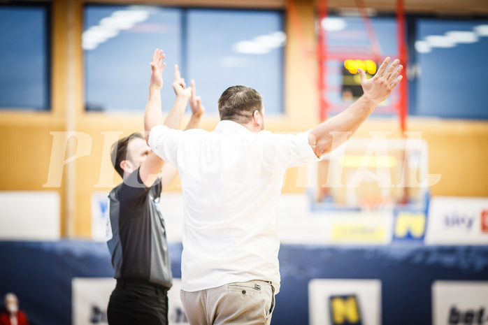Basketball, bet-at-home Basketball Superliga 2021/22, Grunddurchgang 1.Runde, Traiskirchen Lions, Oberwart Gunners, Horst Leitner (Coach)