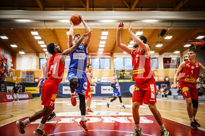 Basketball, bet-at-home Basketball Superliga 2021/22, Grunddurchgang 1.Runde, Traiskirchen Lions, Oberwart Gunners, Ioannis Chatzinikolas (11)