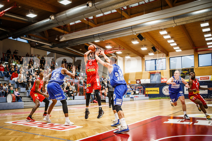 Basketball, bet-at-home Basketball Superliga 2021/22, Grunddurchgang 1.Runde, Traiskirchen Lions, Oberwart Gunners, Aaron Michael Falzon (13)