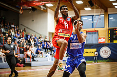 Basketball, bet-at-home Basketball Superliga 2021/22, Grunddurchgang 1.Runde, Traiskirchen Lions, Oberwart Gunners, Taveion M. Hollingsworth (11)