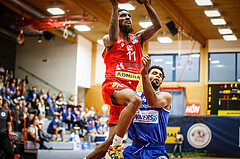 Basketball, bet-at-home Basketball Superliga 2021/22, Grunddurchgang 1.Runde, Traiskirchen Lions, Oberwart Gunners, Taveion M. Hollingsworth (11)