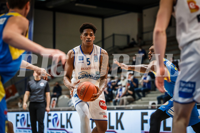 Basketball, bet-at-home Basketball Superliga 2021/22, Platzierungsrunde Spiel 4, Oberwart Gunners, SKN St. Pölten, Rob Howard (5)