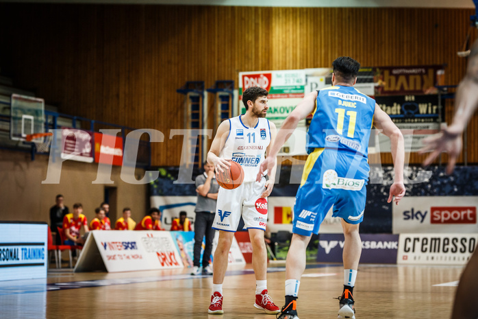 Basketball, bet-at-home Basketball Superliga 2021/22, Platzierungsrunde Spiel 4, Oberwart Gunners, SKN St. Pölten, Ioannis Chatzinikolas (11)