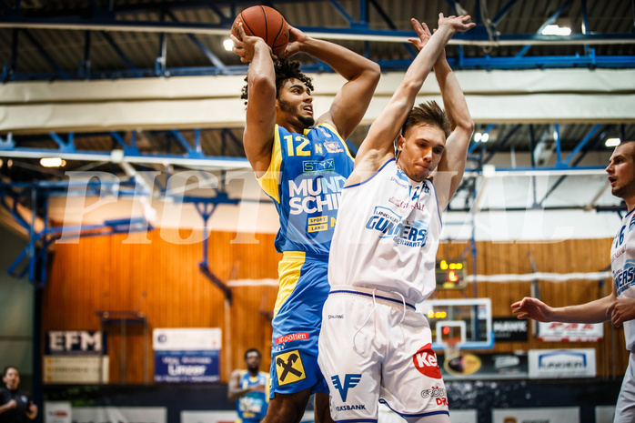 Basketball, bet-at-home Basketball Superliga 2021/22, Platzierungsrunde Spiel 4, Oberwart Gunners, SKN St. Pölten, Rashaan Guylain Mbemba (12)