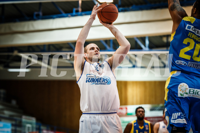 Basketball, bet-at-home Basketball Superliga 2021/22, Platzierungsrunde Spiel 4, Oberwart Gunners, SKN St. Pölten, Renato Poljak (16)