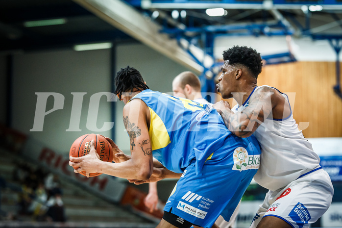 Basketball, bet-at-home Basketball Superliga 2021/22, Platzierungsrunde Spiel 4, Oberwart Gunners, SKN St. Pölten, Christopher Ferguson (20)