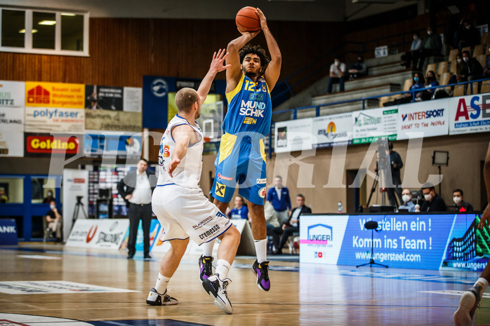 Basketball, bet-at-home Basketball Superliga 2021/22, Platzierungsrunde Spiel 4, Oberwart Gunners, SKN St. Pölten, Rashaan Guylain Mbemba (12)